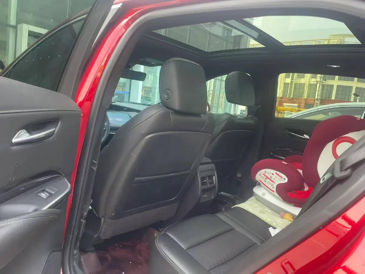 2022 Cadillac XT4 2.0T 237HP L4 9AT,autocango,china used car exporter,china ev exporter,chinese used car exporter,chinese used ev exporter