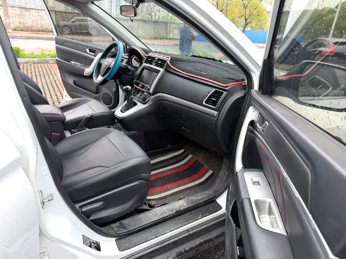 2019 Haval M6 1.5T 150HP L4 7DCT,autocango,china used car exporter,china ev exporter,chinese used car exporter,chinese used ev exporter