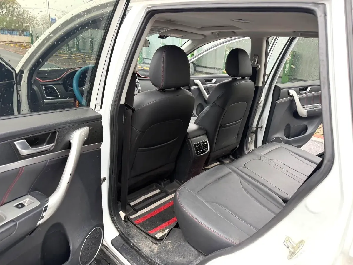 2019 Haval M6 1.5T 150HP L4 7DCT,autocango,china used car exporter,china ev exporter,chinese used car exporter,chinese used ev exporter