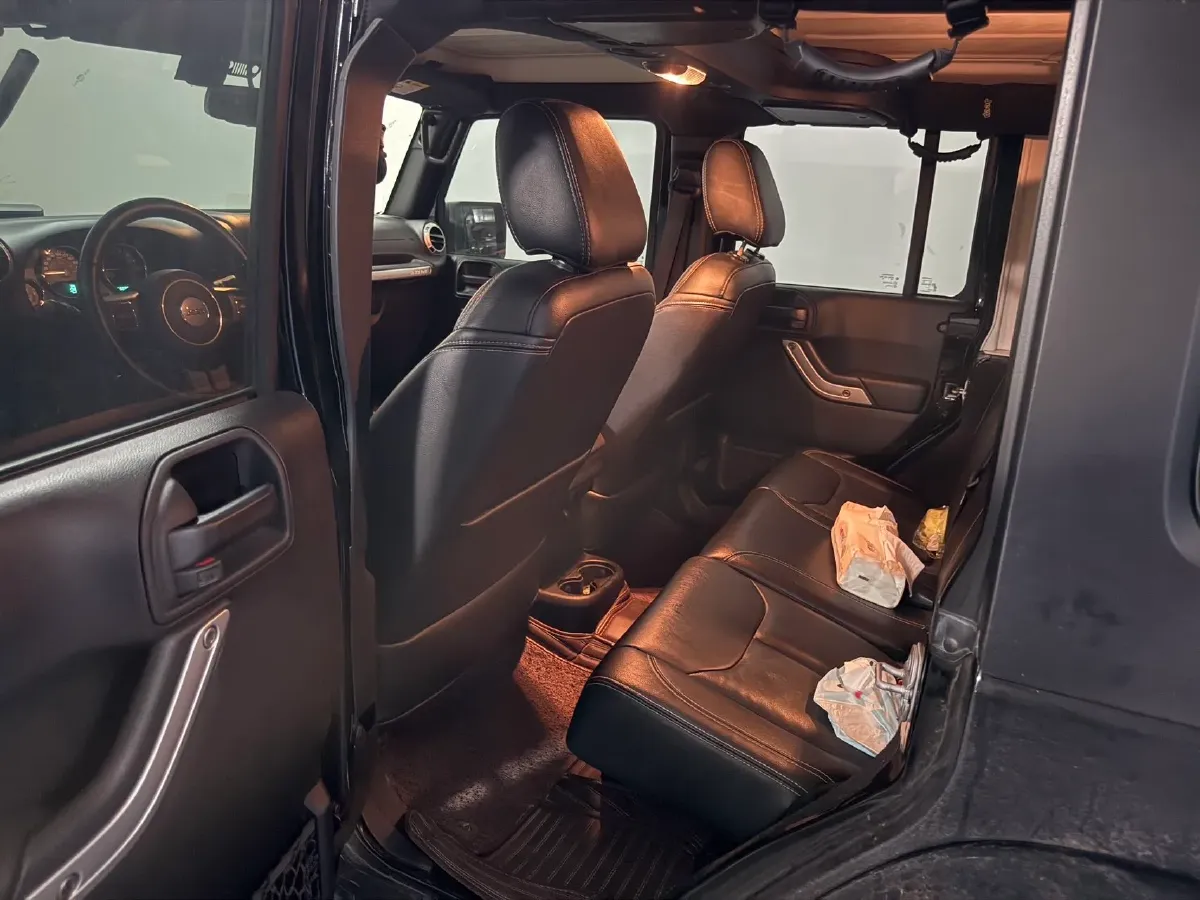 2017 Jeep Wrangler 3.0L 234HP V6 5AT,autocango,china used car exporter,china ev exporter,chinese used car exporter,chinese used ev exporter