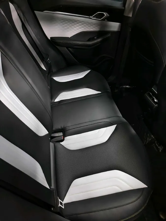 2023 Geely Coolray 1.5T 181HP L4 7DCT,autocango,china used car exporter,china ev exporter,chinese used car exporter,chinese used ev exporter