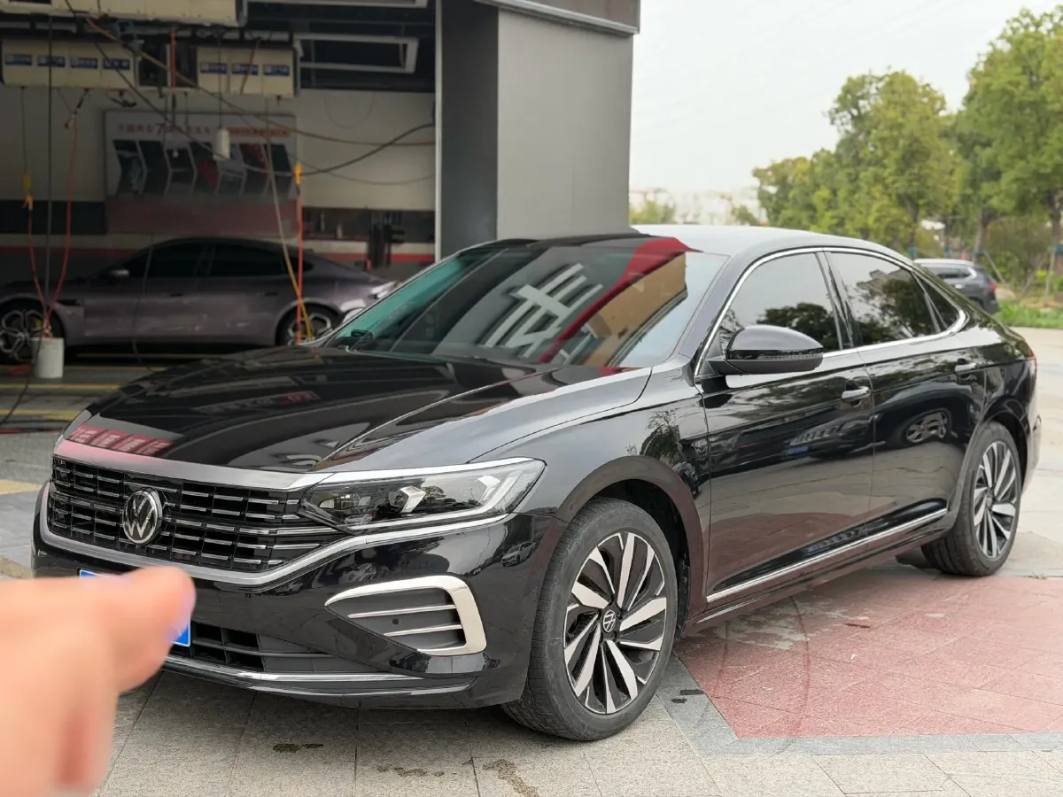 2024 Volkswagen Passat 2.0T 220HP L4 7DCT,autocango,china used car exporter,china ev exporter,chinese used car exporter,chinese used ev exporter