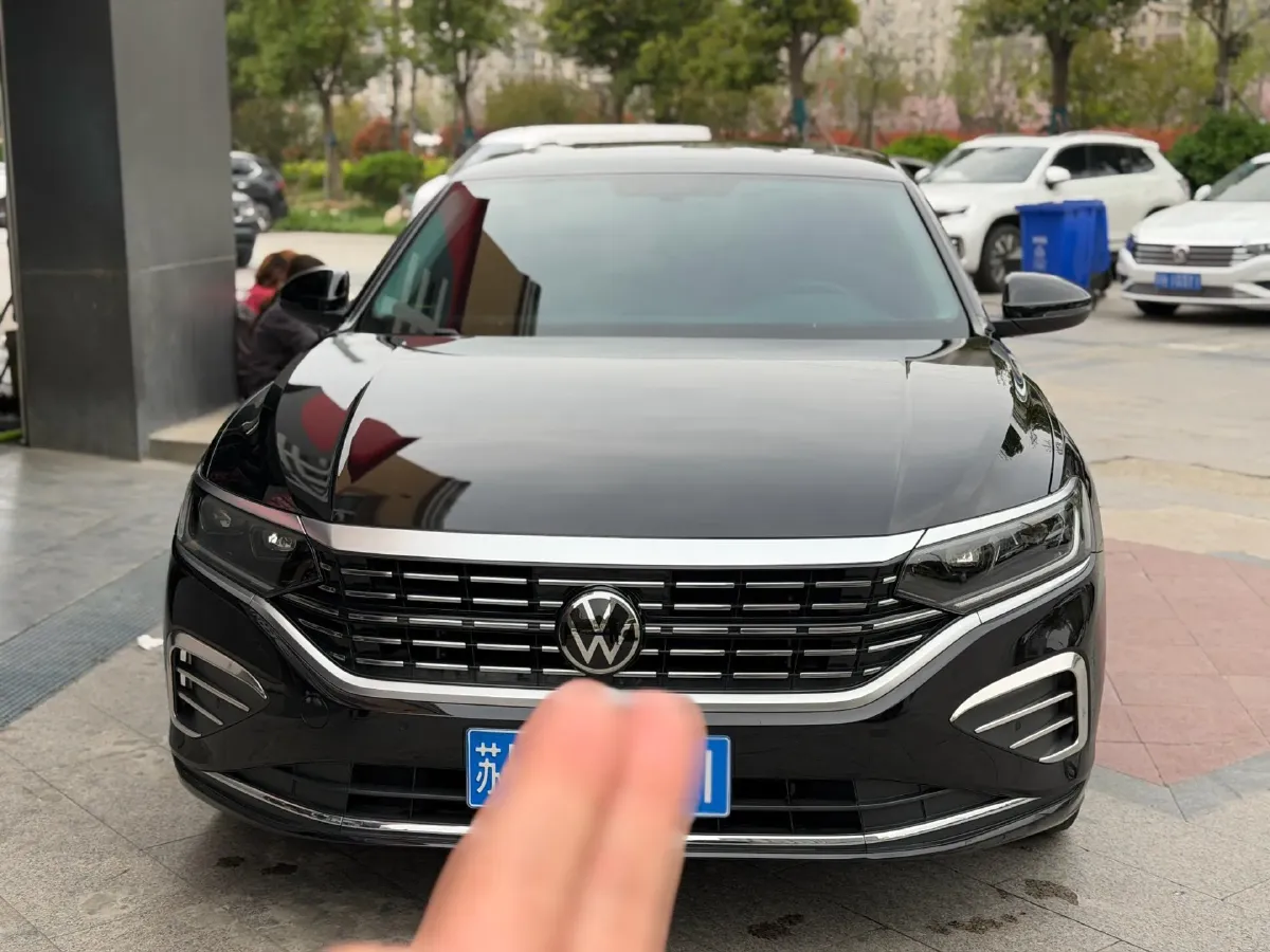 2024 Volkswagen Passat 2.0T 220HP L4 7DCT,autocango,china used car exporter,china ev exporter,chinese used car exporter,chinese used ev exporter