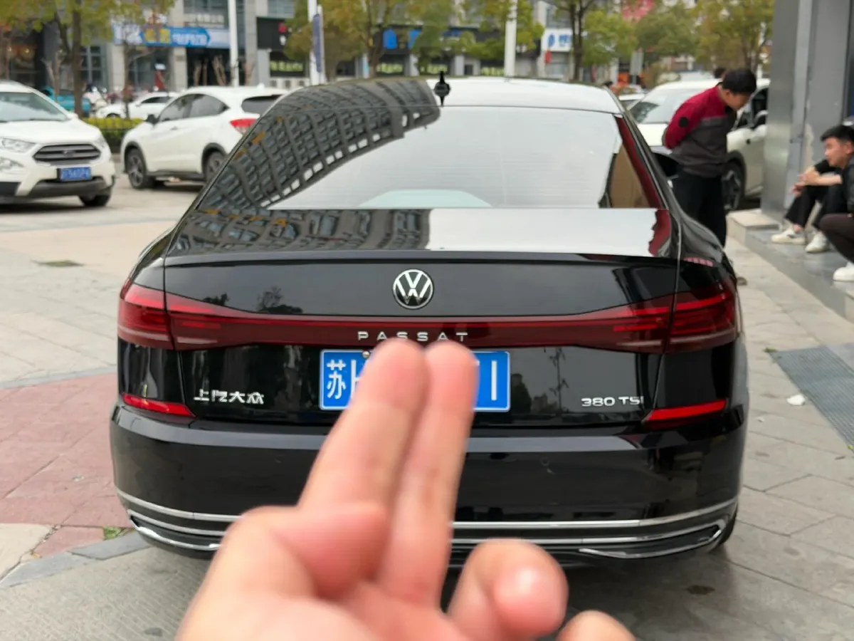 2024 Volkswagen Passat 2.0T 220HP L4 7DCT,autocango,china used car exporter,china ev exporter,chinese used car exporter,chinese used ev exporter