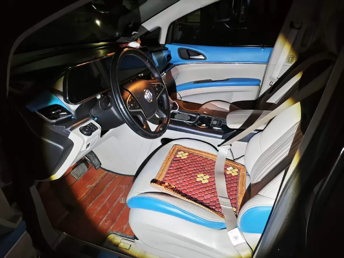 2021 Buick GL8 2.0T 237HP L4 9AT,autocango,china used car exporter,china ev exporter,chinese used car exporter,chinese used ev exporter