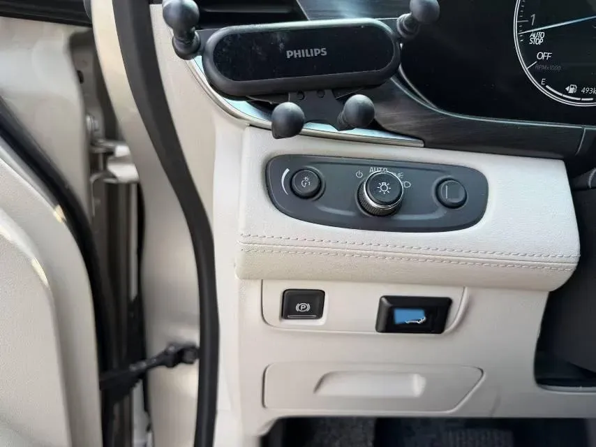 2021 Buick GL8 2.0T 237HP L4 9AT,autocango,china used car exporter,china ev exporter,chinese used car exporter,chinese used ev exporter