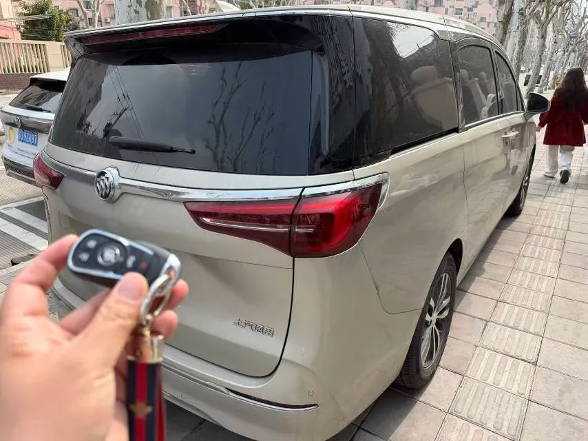 2021 Buick GL8 2.0T 237HP L4 9AT,autocango,china used car exporter,china ev exporter,chinese used car exporter,chinese used ev exporter