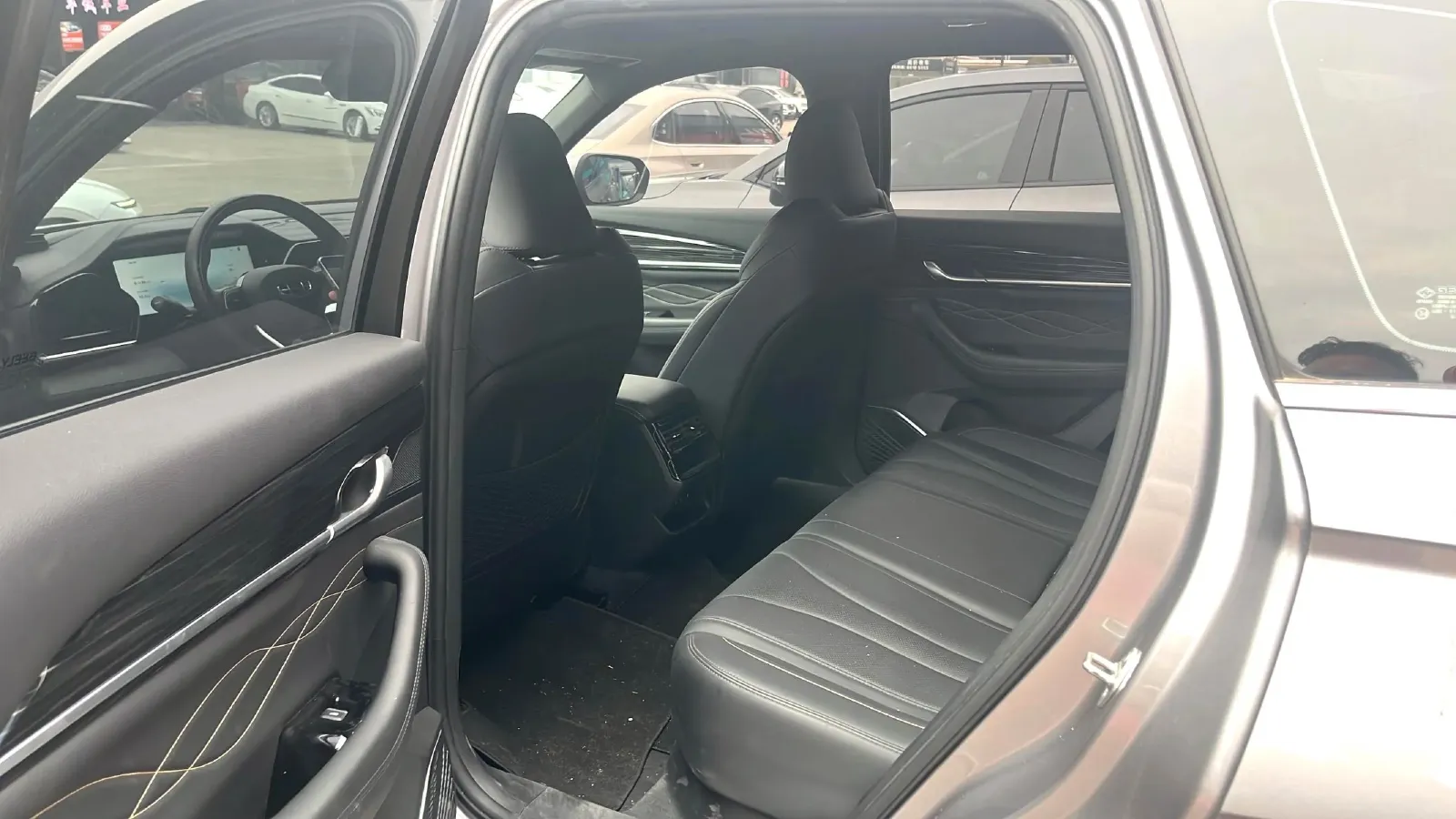 2024 Geely Monjaro 2.0T 218HP L4 7DCT,autocango,china used car exporter,china ev exporter,chinese used car exporter,chinese used ev exporter