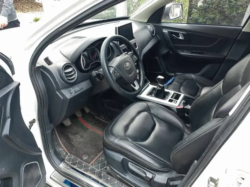 2019 Bestune X40 1.6L 114HP L4 5MT,autocango,china used car exporter,china ev exporter,chinese used car exporter,chinese used ev exporter