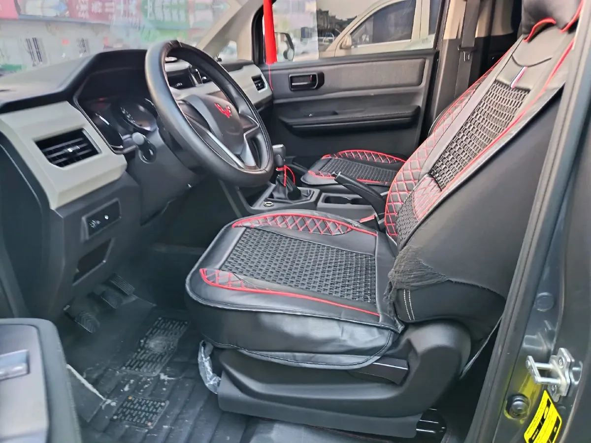 2021 WuLing ZhengChen 1.5T 147HP L4 6MT,autocango,china used car exporter,china ev exporter,chinese used car exporter,chinese used ev exporter