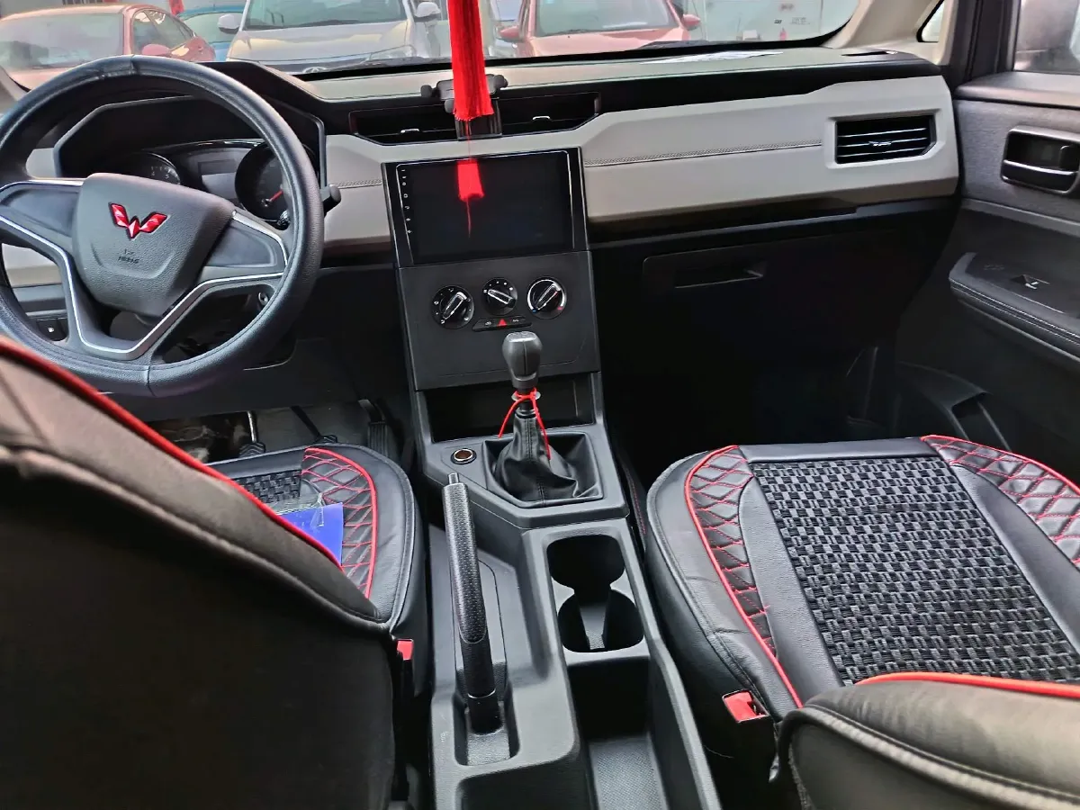 2021 WuLing ZhengChen 1.5T 147HP L4 6MT,autocango,china used car exporter,china ev exporter,chinese used car exporter,chinese used ev exporter