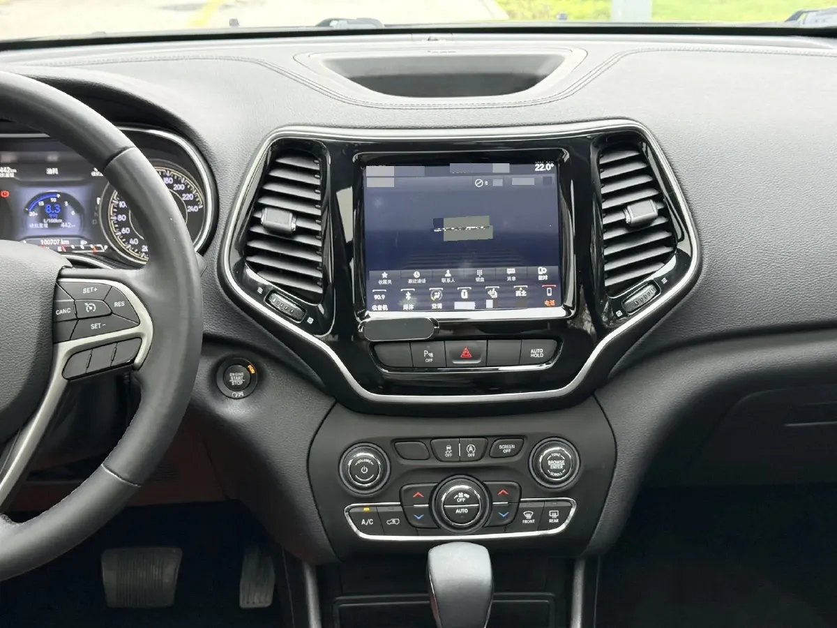 2019 Jeep Cherokee 2.0T 234HP L4 9AT,autocango,china used car exporter,china ev exporter,chinese used car exporter,chinese used ev exporter