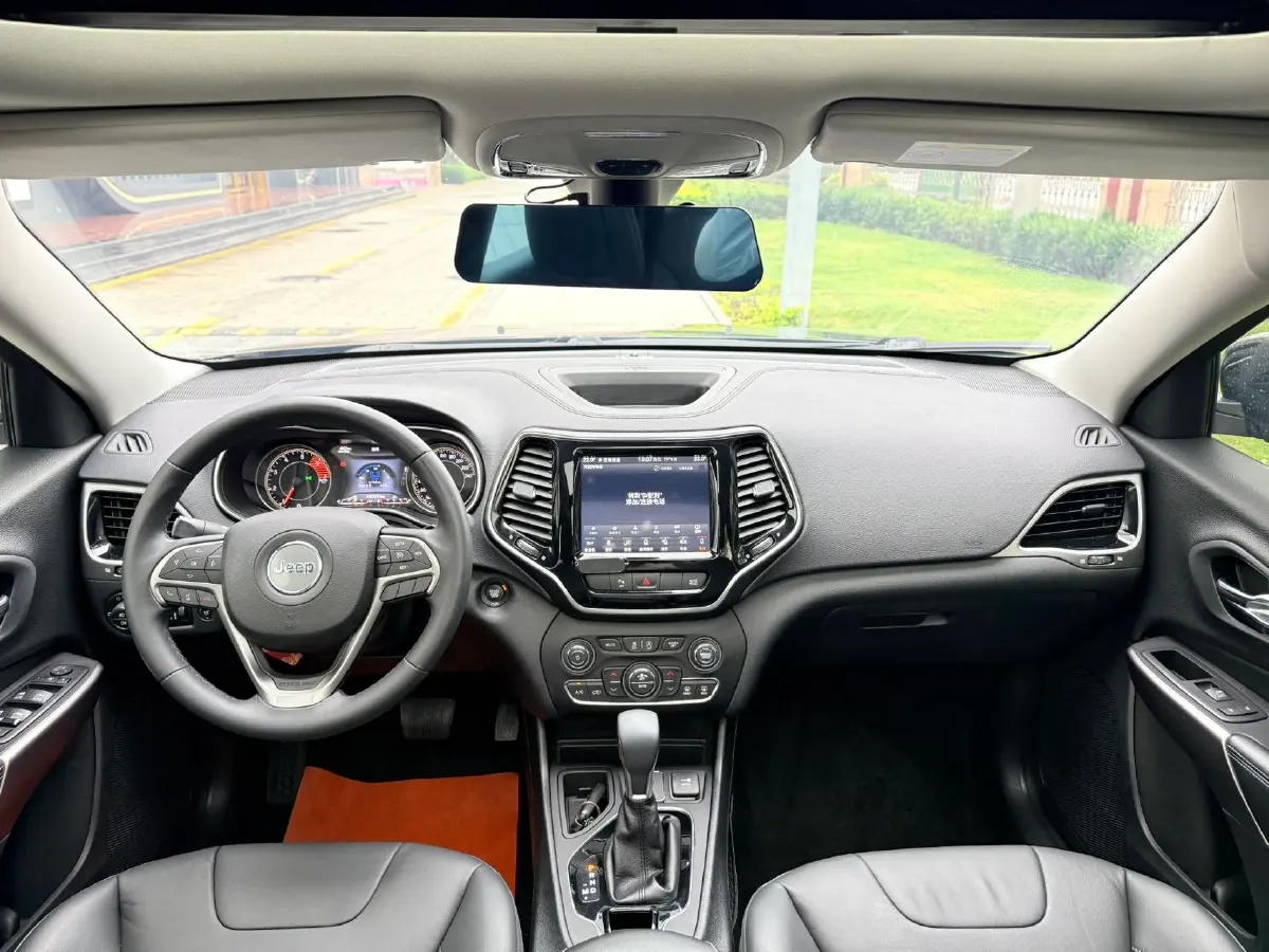 2019 Jeep Cherokee 2.0T 234HP L4 9AT,autocango,china used car exporter,china ev exporter,chinese used car exporter,chinese used ev exporter