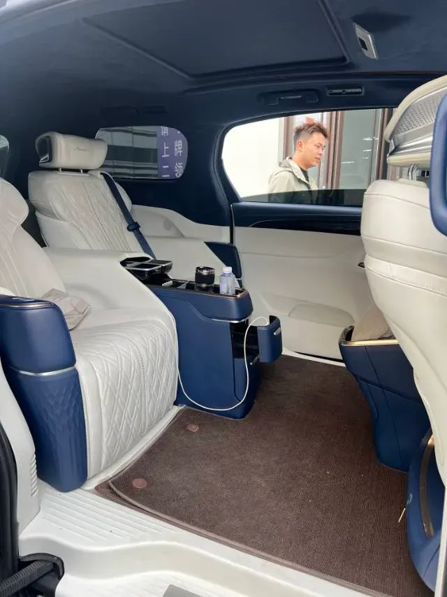 2020 Buick GL8 2.0T 237HP L4 9AT,autocango,china used car exporter,china ev exporter,chinese used car exporter,chinese used ev exporter