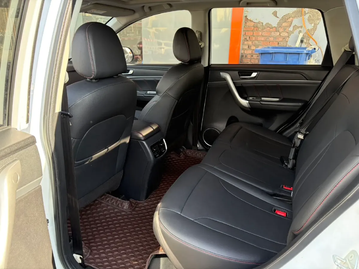 2019 Haval M6 1.5T 150HP L4 7DCT,autocango,china used car exporter,china ev exporter,chinese used car exporter,chinese used ev exporter