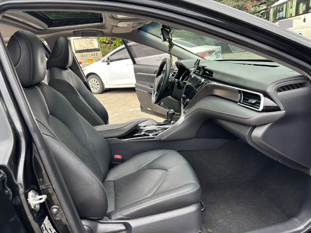 2019 Toyota Camry 2.5L 209HP L4 8AT,autocango,china used car exporter,china ev exporter,chinese used car exporter,chinese used ev exporter