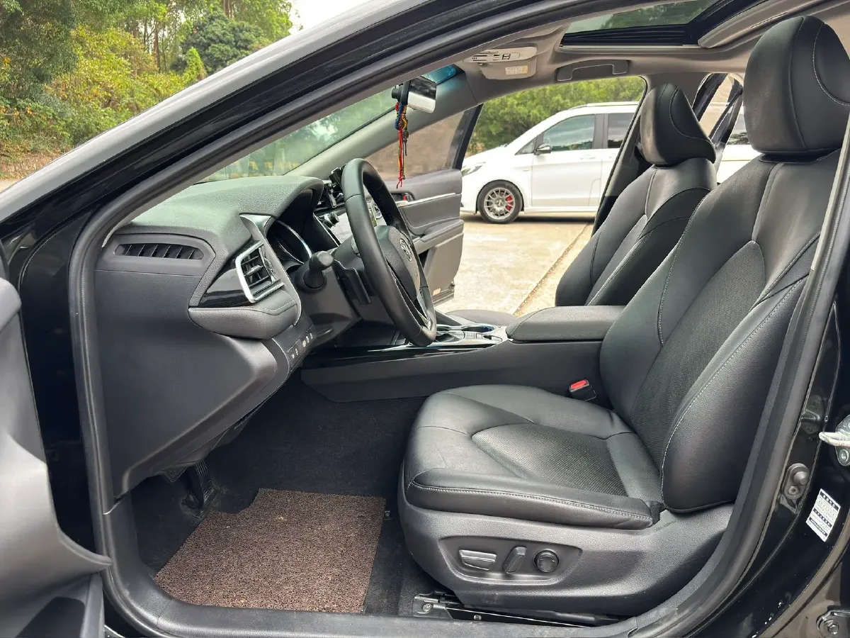 2019 Toyota Camry 2.5L 209HP L4 8AT,autocango,china used car exporter,china ev exporter,chinese used car exporter,chinese used ev exporter