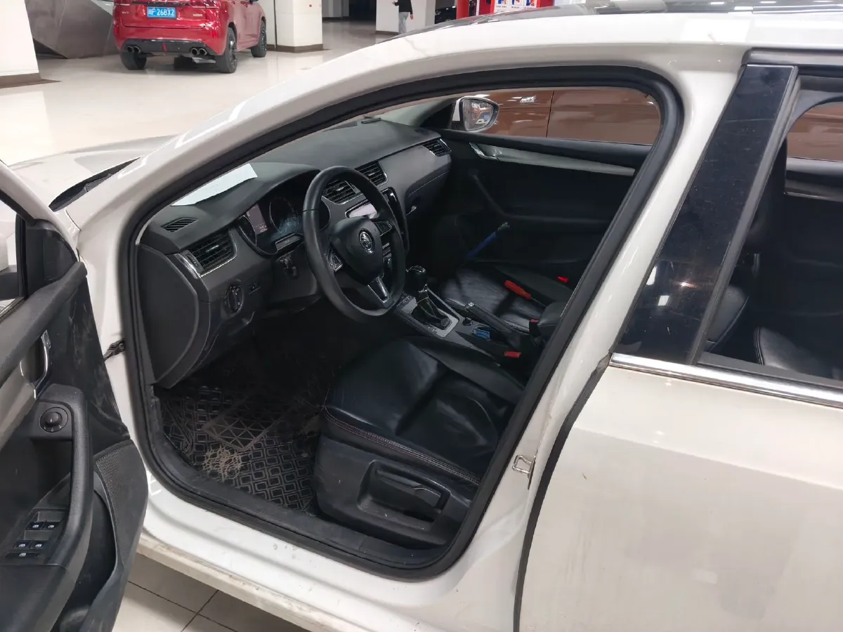 2019 Skoda Octavia 1.5L 116HP L4 6AT,autocango,china used car exporter,china ev exporter,chinese used car exporter,chinese used ev exporter