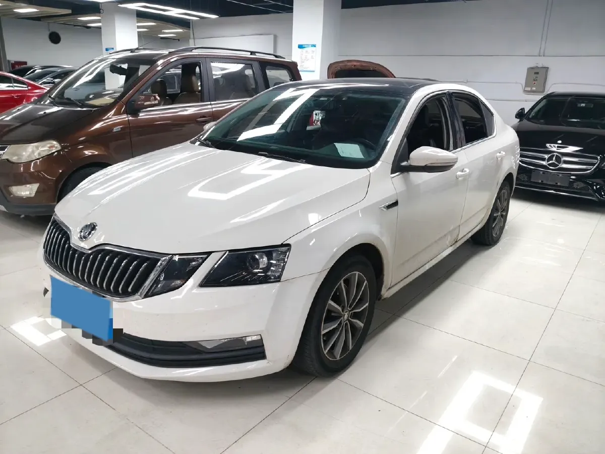 2019 Skoda Octavia 1.5L 116HP L4 6AT,autocango,china used car exporter,china ev exporter,chinese used car exporter,chinese used ev exporter