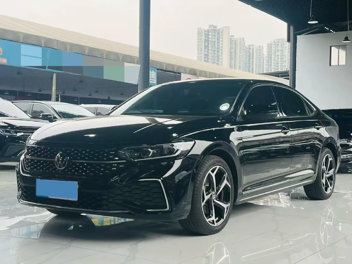 2024 Volkswagen Passat 2.0T 220HP L4 7DCT,autocango,china used car exporter,china ev exporter,chinese used car exporter,chinese used ev exporter