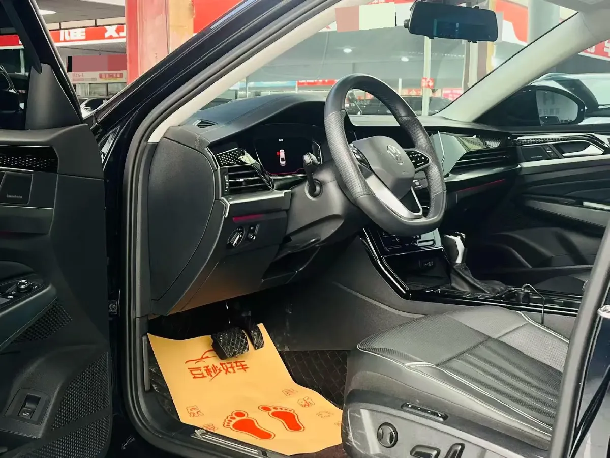 2024 Volkswagen Passat 2.0T 220HP L4 7DCT,autocango,china used car exporter,china ev exporter,chinese used car exporter,chinese used ev exporter