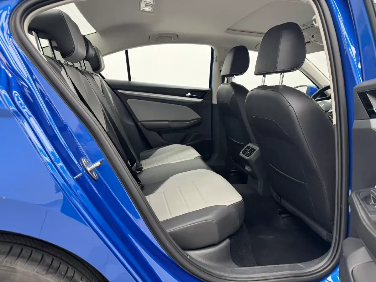 2023 Volkswagen Bora 1.2T 116HP L4 7DCT,autocango,china used car exporter,china ev exporter,chinese used car exporter,chinese used ev exporter