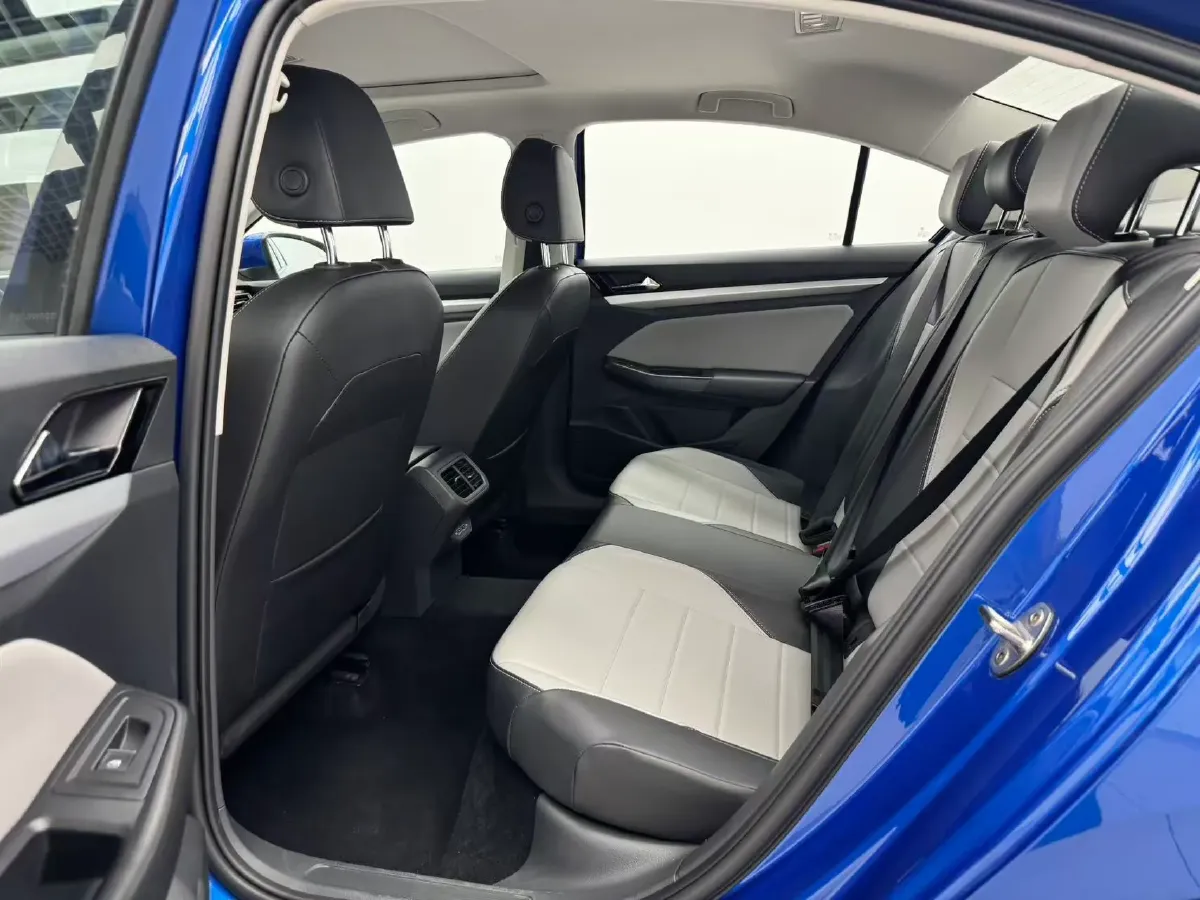 2023 Volkswagen Bora 1.2T 116HP L4 7DCT,autocango,china used car exporter,china ev exporter,chinese used car exporter,chinese used ev exporter