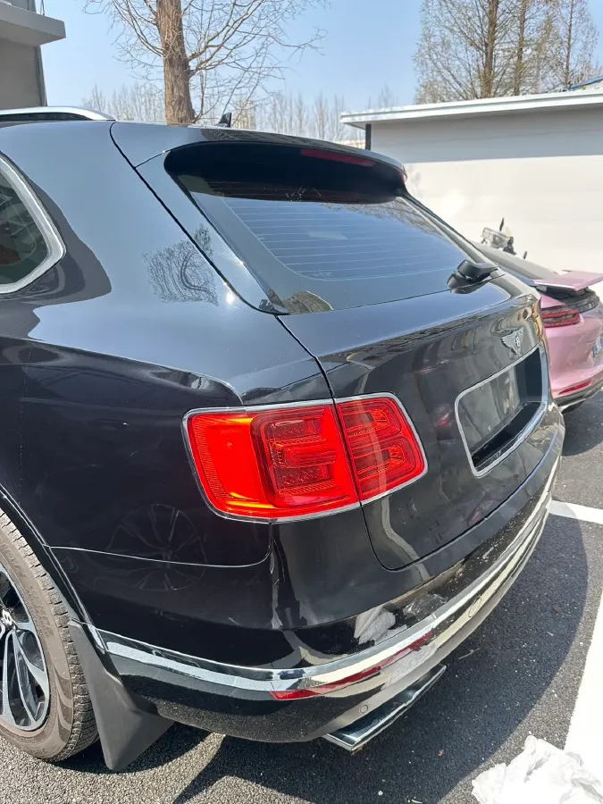 2018 Bentley Bentayga 4.0T 550HP V8 8AT,autocango,china used car exporter,china ev exporter,chinese used car exporter,chinese used ev exporter
