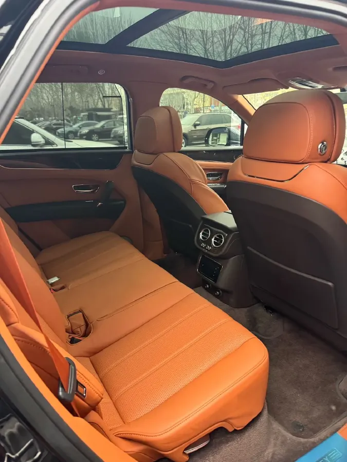 2018 Bentley Bentayga 4.0T 550HP V8 8AT,autocango,china used car exporter,china ev exporter,chinese used car exporter,chinese used ev exporter