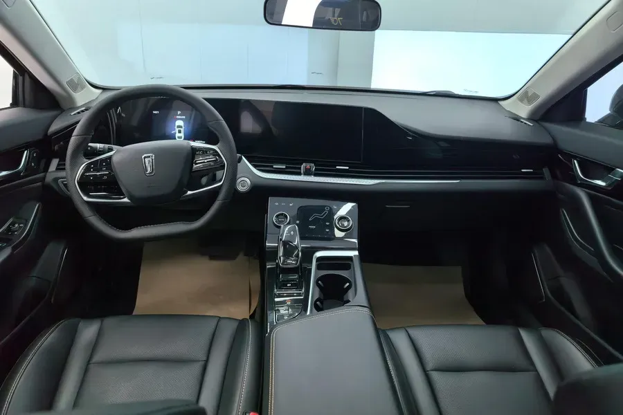 2023 Bestune B70 1.5T 169HP L4 7DCT,autocango,china used car exporter,china ev exporter,chinese used car exporter,chinese used ev exporter