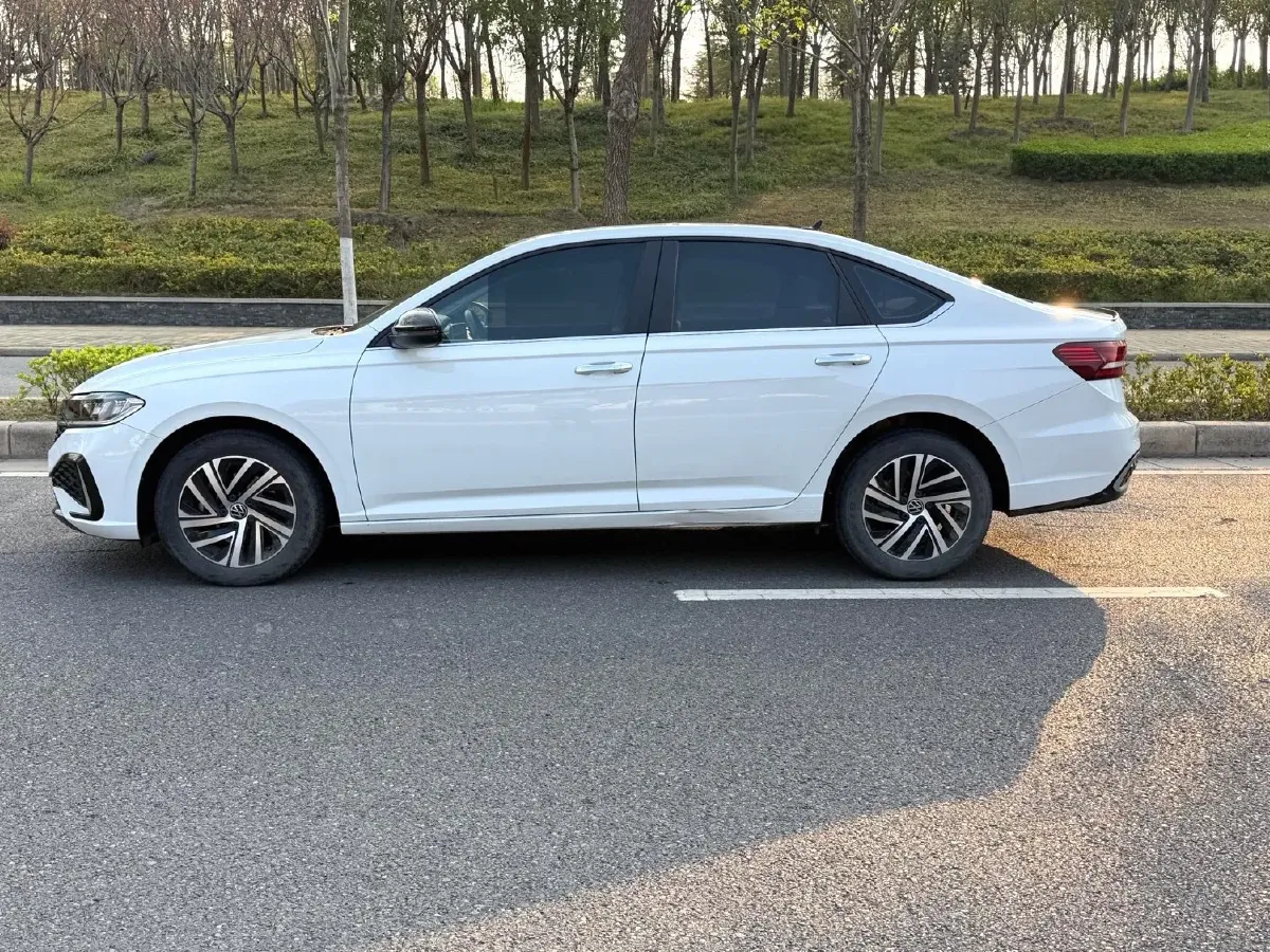 2023 Volkswagen Lavida 1.5T 160HP L4 7DCT,autocango,china used car exporter,china ev exporter,chinese used car exporter,chinese used ev exporter