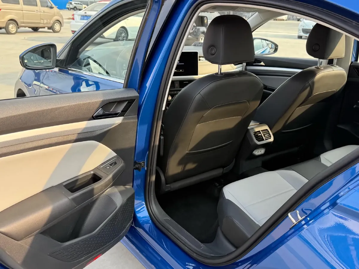 2023 Volkswagen Bora 1.2T 116HP L4 7DCT,autocango,china used car exporter,china ev exporter,chinese used car exporter,chinese used ev exporter