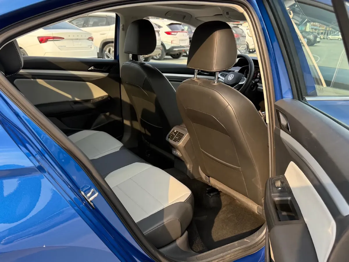 2023 Volkswagen Bora 1.2T 116HP L4 7DCT,autocango,china used car exporter,china ev exporter,chinese used car exporter,chinese used ev exporter