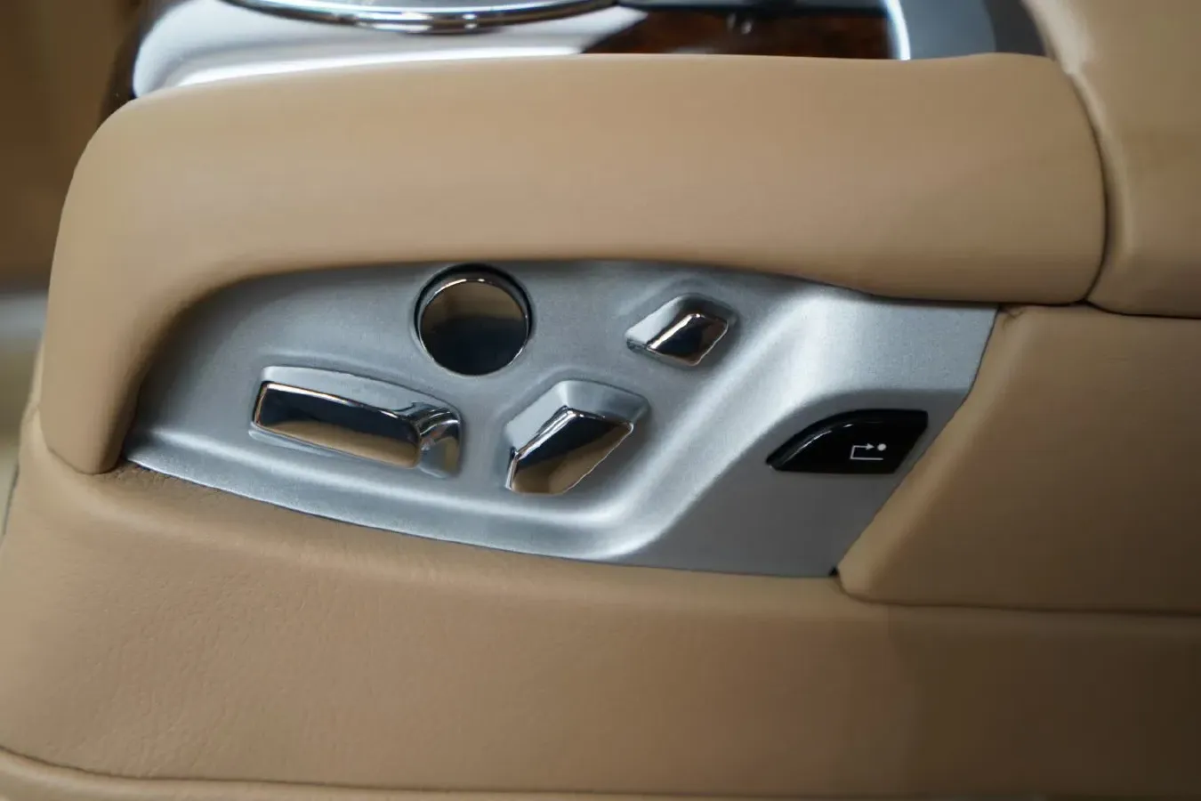 2018 Rolls-Royce Ghost 6.6T 571HP V12 8AT,autocango,china used car exporter,china ev exporter,chinese used car exporter,chinese used ev exporter