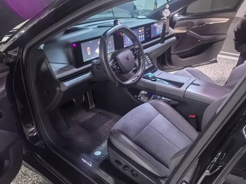 2024 Voyah ZhuiGuang 1.5T 136HP L4 PHEV 43KWH,autocango,china used car exporter,china ev exporter,chinese used car exporter,chinese used ev exporter