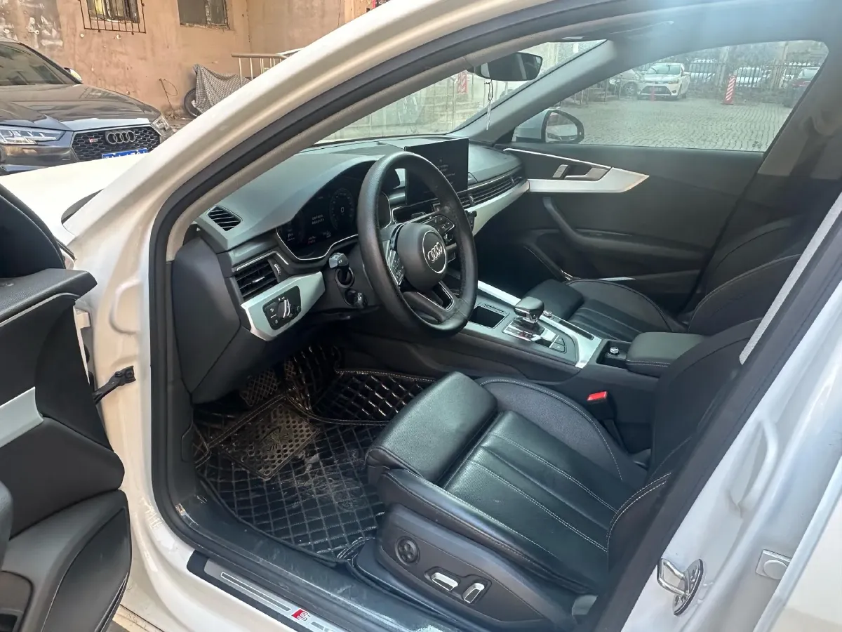 2024 Audi A4L 2.0T 190HP L4 7DCT,autocango,china used car exporter,china ev exporter,chinese used car exporter,chinese used ev exporter