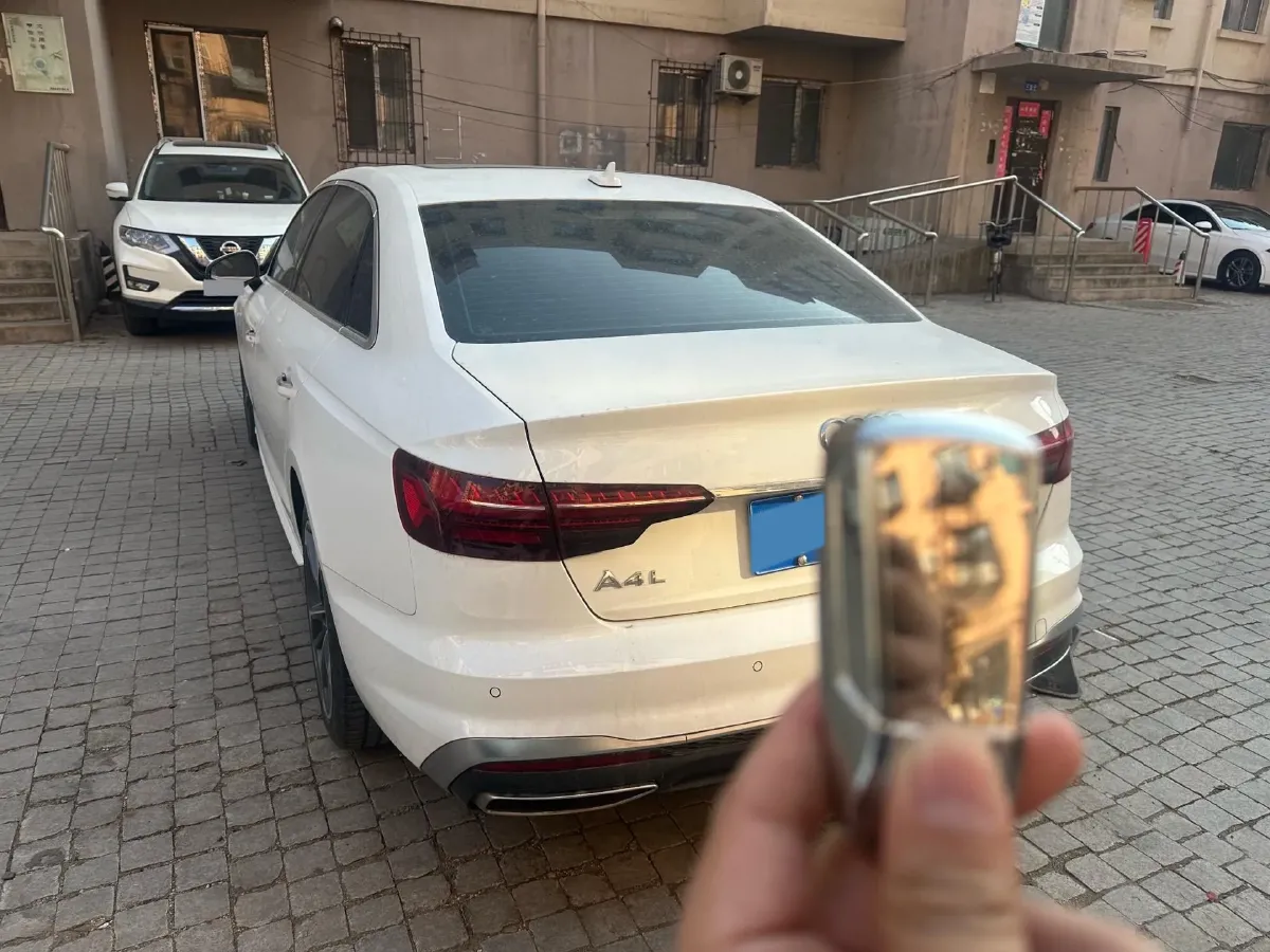 2024 Audi A4L 2.0T 190HP L4 7DCT,autocango,china used car exporter,china ev exporter,chinese used car exporter,chinese used ev exporter