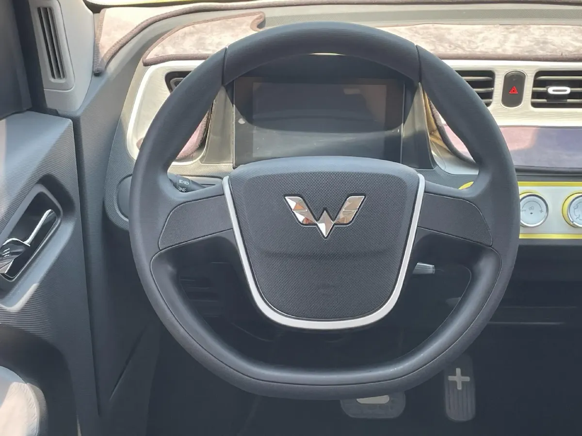 2021 WuLing HongGuang MINI EV BEV 13.9KWH,autocango,china used car exporter,china ev exporter,chinese used car exporter,chinese used ev exporter
