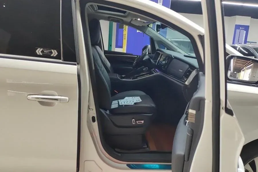 2021 GAC Trumpchi M8 2.0T 252HP L4 8AT,autocango,china used car exporter,china ev exporter,chinese used car exporter,chinese used ev exporter