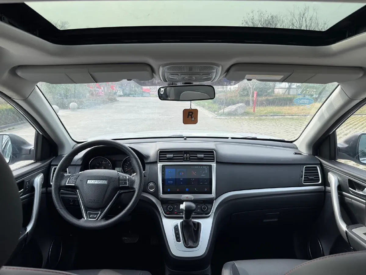 2019 Haval M6 1.5T 150HP L4 7DCT,autocango,china used car exporter,china ev exporter,chinese used car exporter,chinese used ev exporter