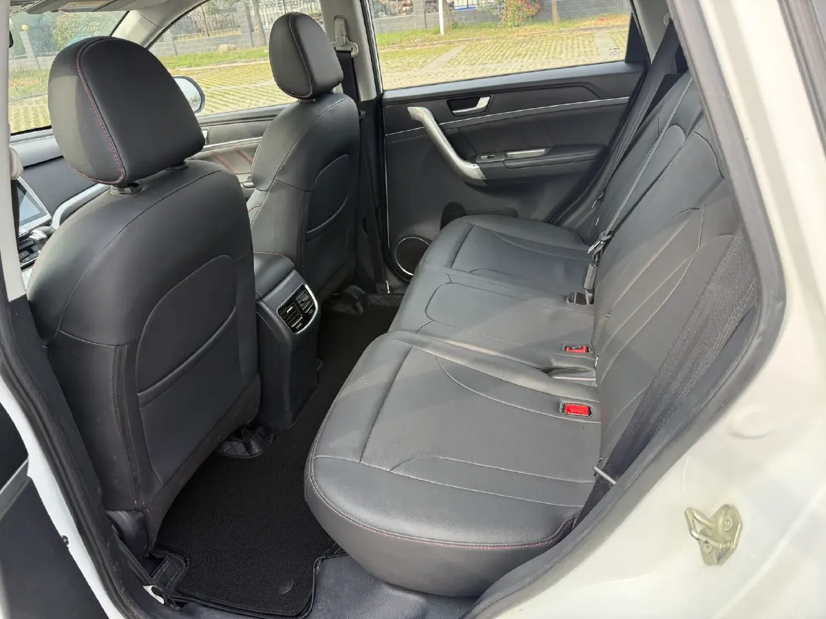 2019 Haval M6 1.5T 150HP L4 7DCT,autocango,china used car exporter,china ev exporter,chinese used car exporter,chinese used ev exporter