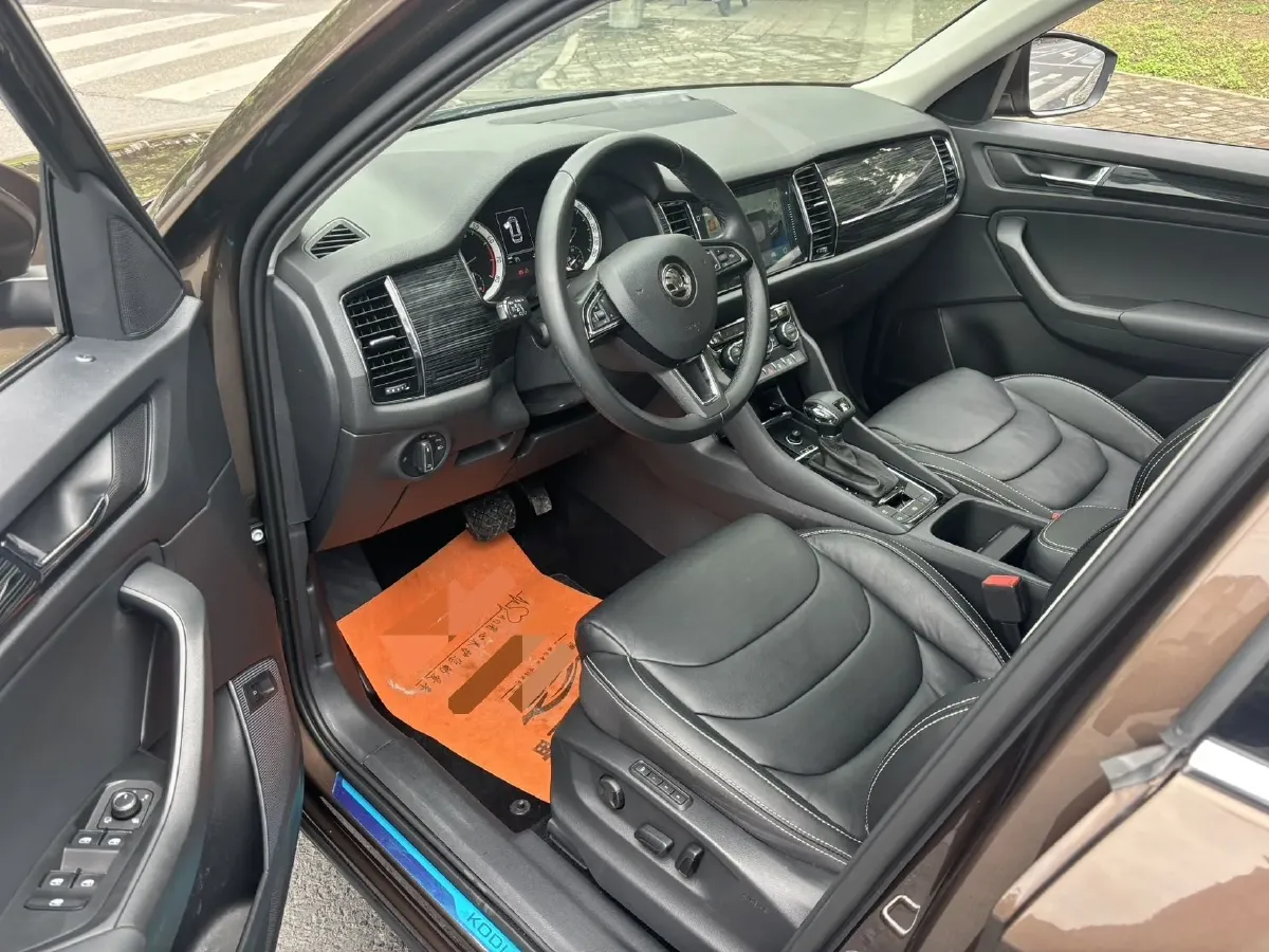 2018 Skoda Kodiak 2.0T 186HP L4 7DCT,autocango,china used car exporter,china ev exporter,chinese used car exporter,chinese used ev exporter