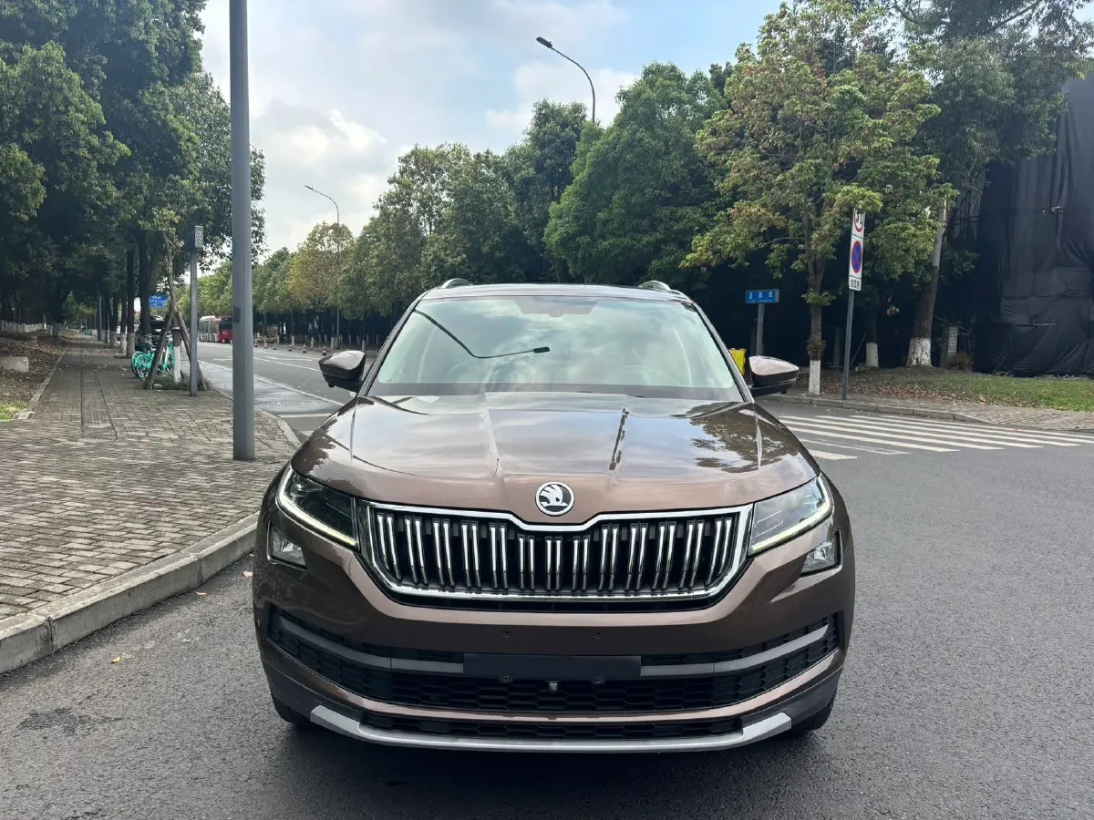 2018 Skoda Kodiak 2.0T 186HP L4 7DCT,autocango,china used car exporter,china ev exporter,chinese used car exporter,chinese used ev exporter