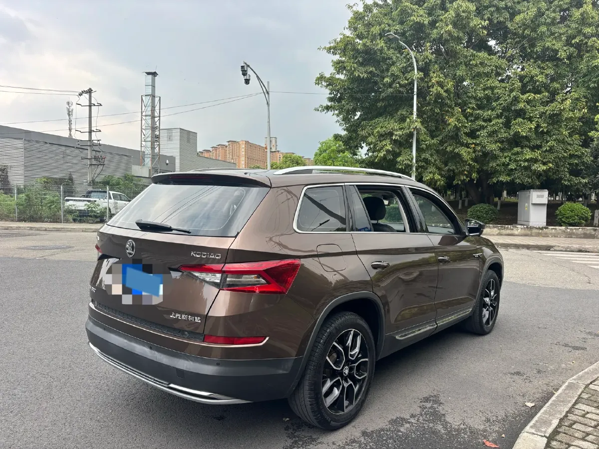 2018 Skoda Kodiak 2.0T 186HP L4 7DCT,autocango,china used car exporter,china ev exporter,chinese used car exporter,chinese used ev exporter