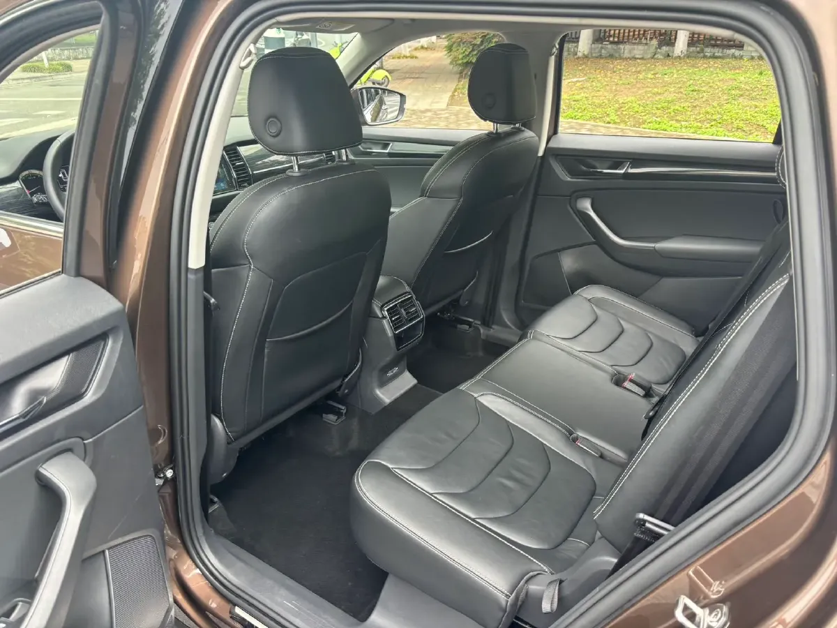 2018 Skoda Kodiak 2.0T 186HP L4 7DCT,autocango,china used car exporter,china ev exporter,chinese used car exporter,chinese used ev exporter