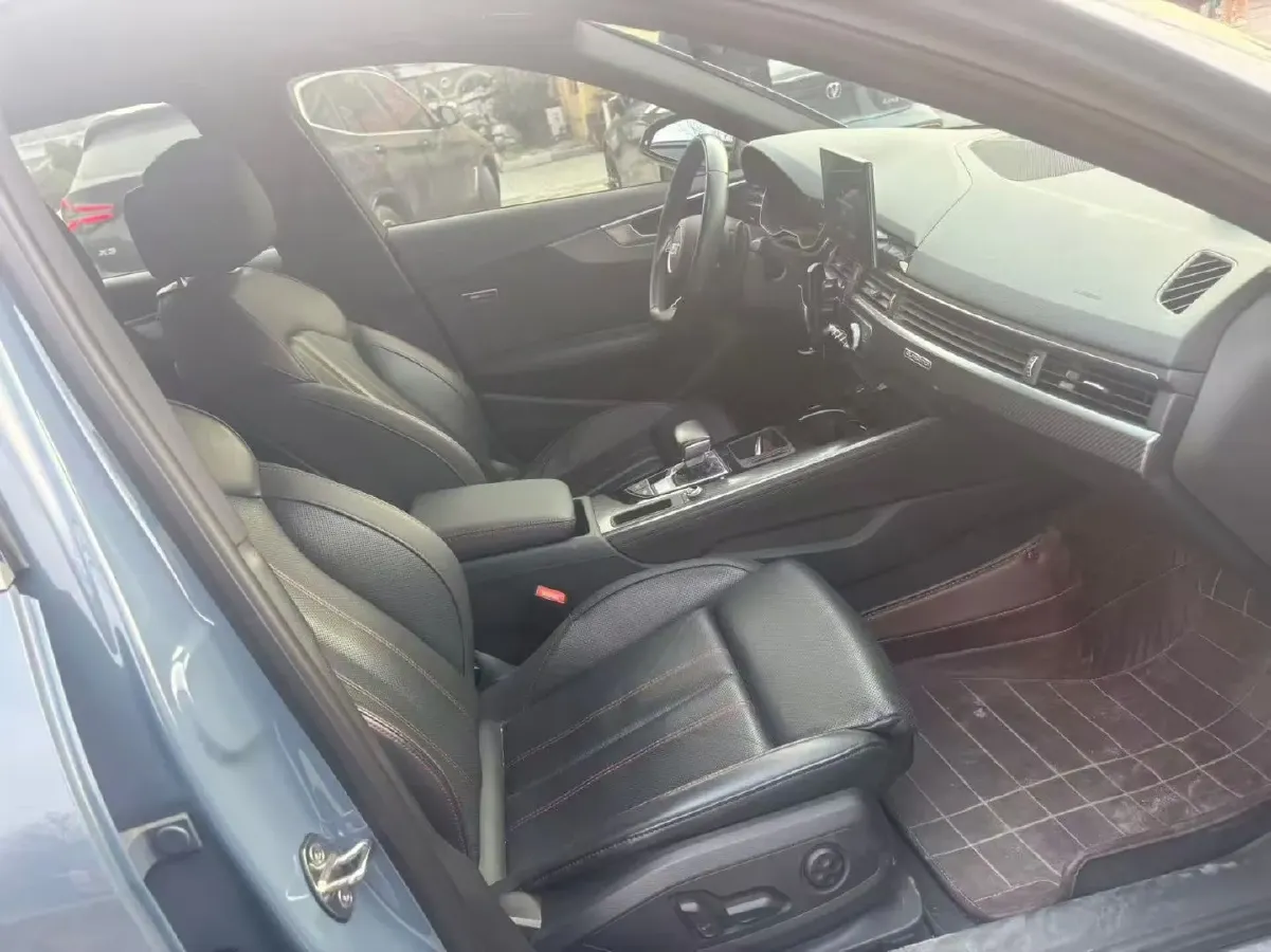 2022 Audi A4L 2.0T 190HP L4 7DCT,autocango,china used car exporter,china ev exporter,chinese used car exporter,chinese used ev exporter
