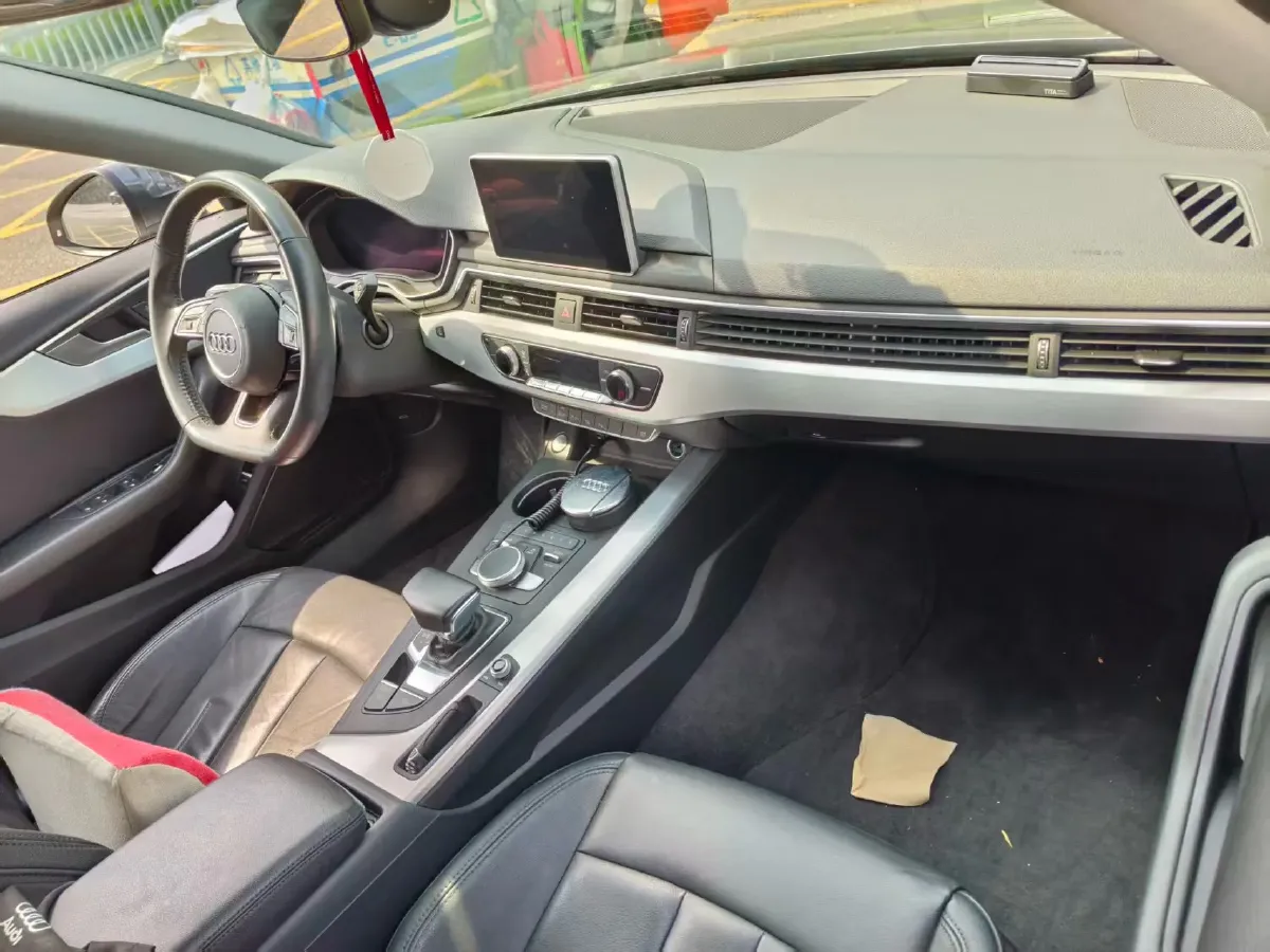 2019 Audi A4L 2.0T 190HP L4 7DCT,autocango,china used car exporter,china ev exporter,chinese used car exporter,chinese used ev exporter
