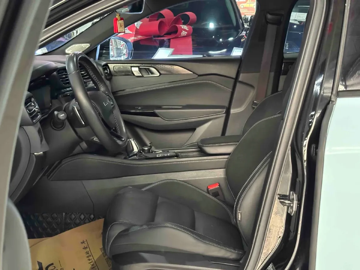 2022 LYNK&CO 03 2.0T 190HP L4 7DCT,autocango,china used car exporter,china ev exporter,chinese used car exporter,chinese used ev exporter