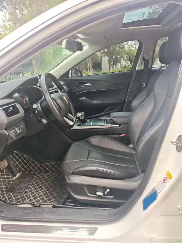 2020 HongQi H5 1.8T 197HP L4 6AT,autocango,china used car exporter,china ev exporter,chinese used car exporter,chinese used ev exporter