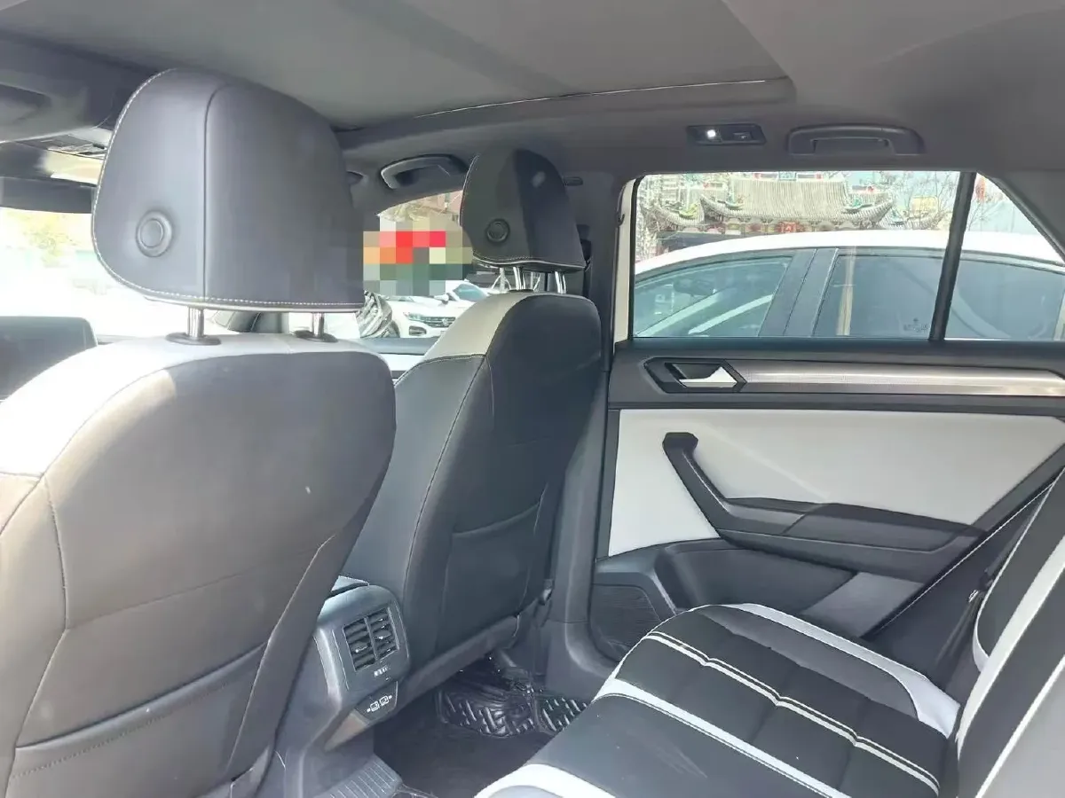 2024 Volkswagen T-Roc 1.5T 160HP L4 7DCT,autocango,china used car exporter,china ev exporter,chinese used car exporter,chinese used ev exporter